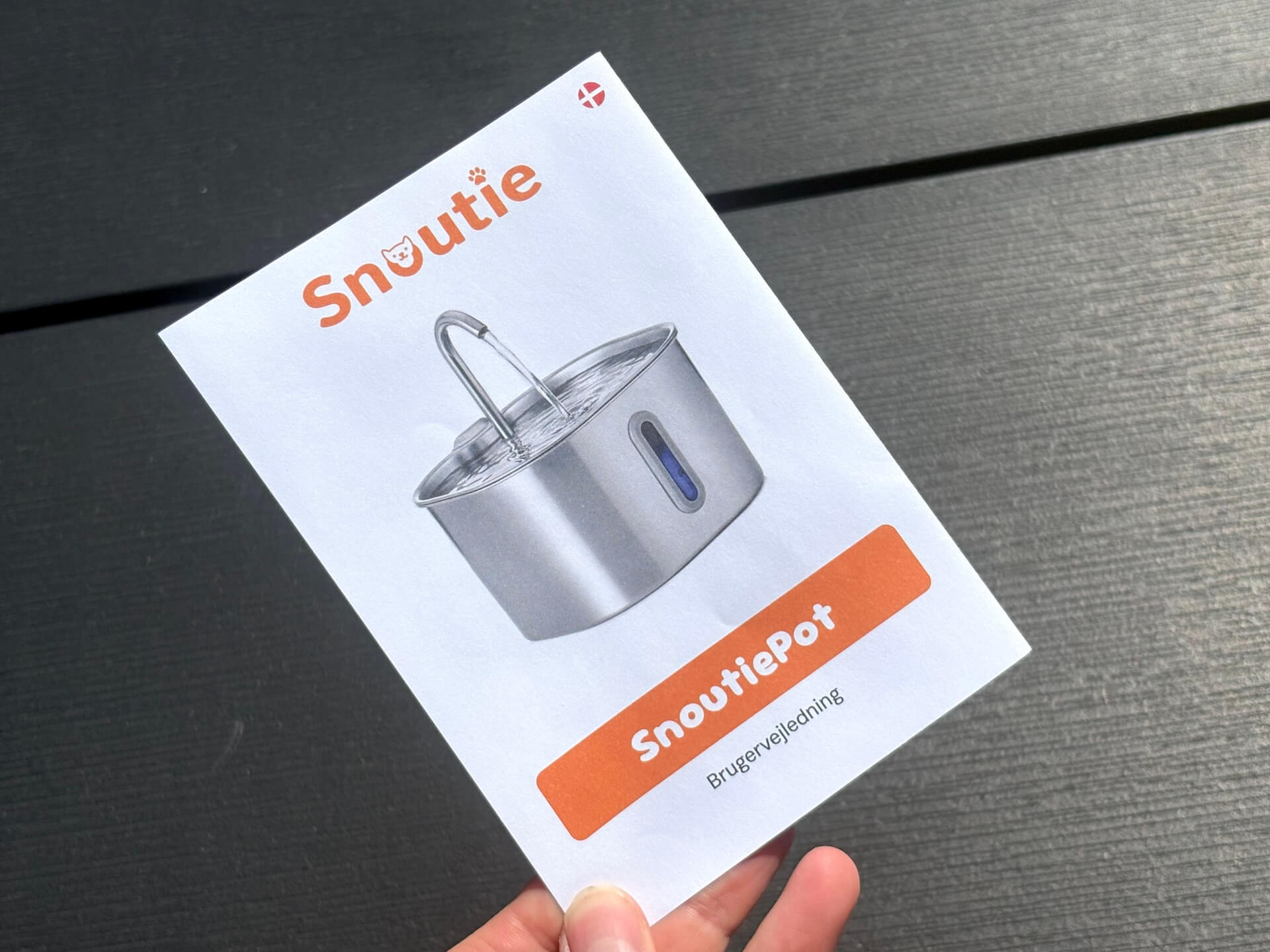 Dansk brugervejledning til SnoutiePot drikkefontæne fra Snoutie
