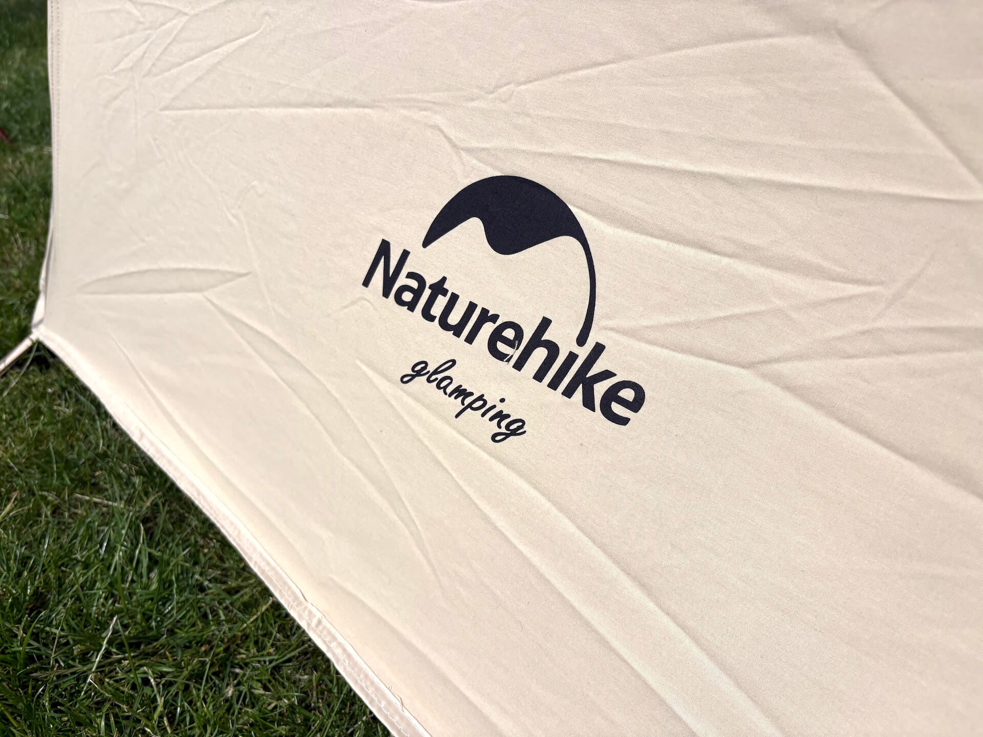Logo på Naturehike Hundetelt