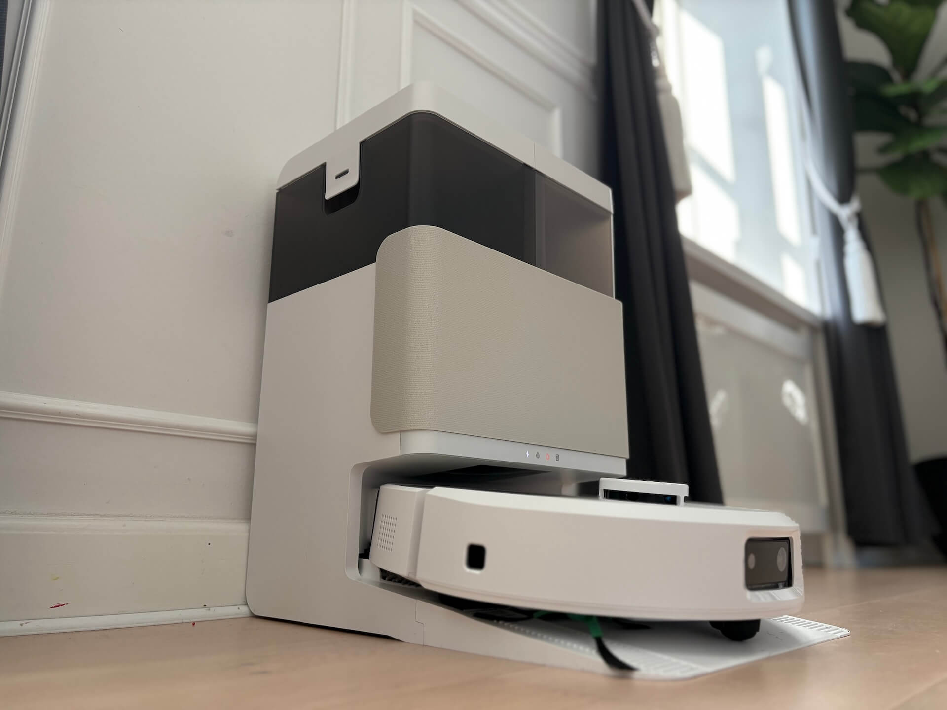 Roomba Plus 505 robotstøvsuger nedefra